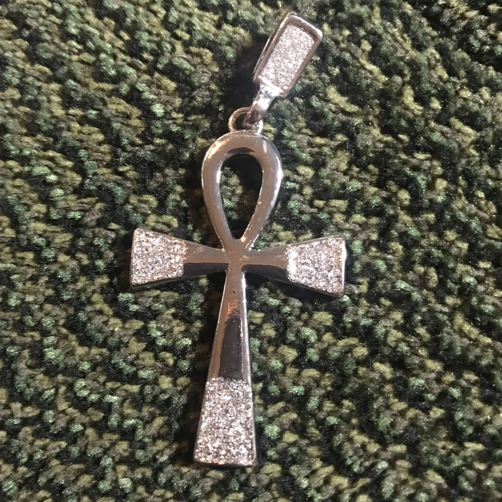 CROSS PENDANT
